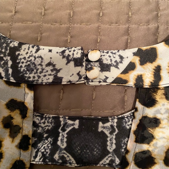 EXPRESS MULTI COLORED/PATTERNED TOP - Picture 5 of 7